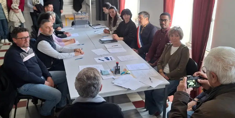 Première réunion du Conseil Municipal à Balazuc, les nouveaux élus désignent le Maire et ses Adjoints.